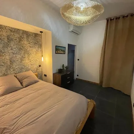 110m2 Terrasse Climatise Quartier Medieval Apartment Clermont-Ferrand